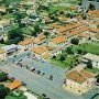 la carte postale remise à l'arrivée : celle de la place Andrée-Marie (...)